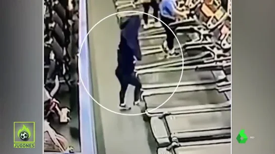 Caída chica gimnasio Caída chica gimnasio