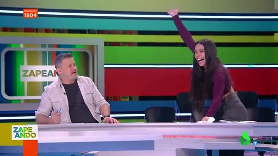 El divertido baile de Cristina Pedroche en directo que alucina a Dani Mateo: "¿Esto qué es? ¿Ha tomado drogas?" El divertido baile de Cristina Pedroche en directo que alucina a Dani Mateo: "¿Esto qué es? ¿Ha tomado drogas?"