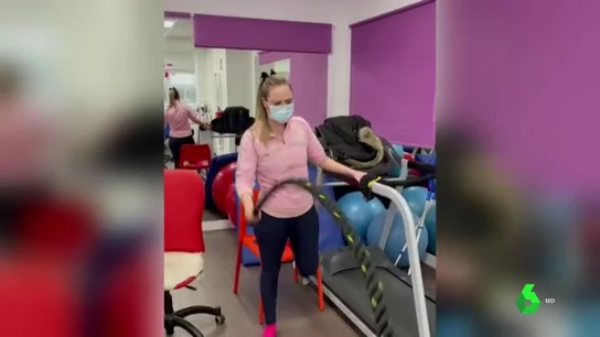 Lucía, de luchar contra la pandemia a padecer una lesión medular: "Me despertó un dolor fuerte y dejé de sentir las piernas" Lucía, de luchar contra la pandemia a padecer una lesión medular: "Me despertó un dolor fuerte y dejé de sentir las piernas"