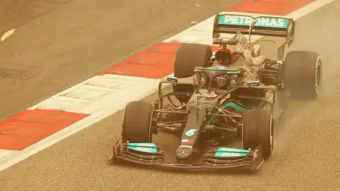 Mala jornada para Mercedes con 48 vueltas Mala jornada para Mercedes con 48 vueltas
