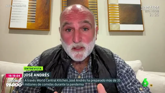 La crítica del chef José Andrés: "Si unos cocineros repartimos millones de comidas en un año, ¿qué no podrían hacer los gobiernos?" La crítica del chef José Andrés: "Si unos cocineros repartimos millones de comidas en un año, ¿qué no podrían hacer los gobiernos?"
