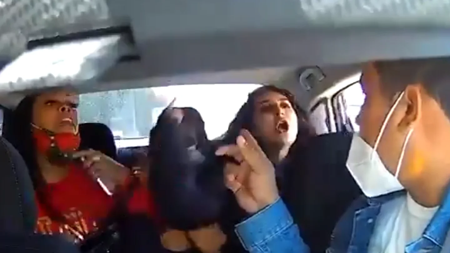 Momento de la agresión a un taxista en San Francisco Momento de la agresión a un taxista en San Francisco