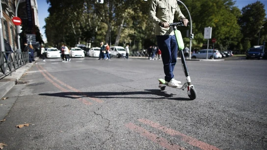 Un patinador se da a la fuga en Madrid después de atropellar a una mujer y dejarla en estado muy grave Un patinador se da a la fuga en Madrid después de atropellar a una mujer y dejarla en estado muy grave