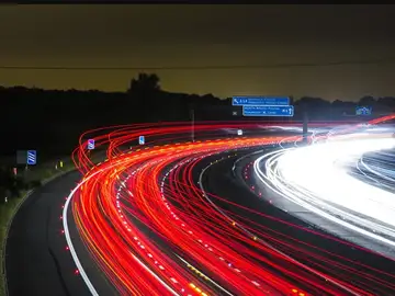 Luces en una carretera Luces en una carretera