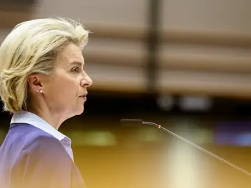 La presidenta de la Comisión Europea, Ursula Von der Leyen, que prevé aprobar el pasaporte de vacunación