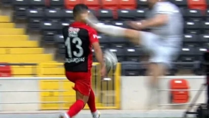 Brutal patada en la liga turca Brutal patada en la liga turca