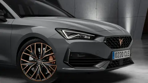 Cupra León 300Cv en el 5 puertas