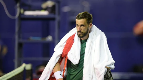 Damir Dzumhur, tenista bosnio  Damir Dzumhur, tenista bosnio