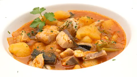 Marmitako picantito de caballa: una "receta muy económica" de Karlos Arguiñano Marmitako picantito de caballa: una "receta muy económica" de Karlos Arguiñano