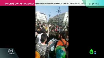 Irrumpen en una concentración por la visibilidad trans en la Puerta del Sol con insultos y saludos fascistas
