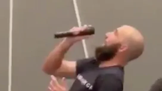 Gonzalo Higuaín cantando y bailando 'Despacito' Gonzalo Higuaín cantando y bailando 'Despacito'