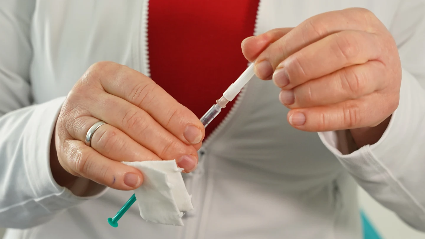 Enfermera con vacuna del coronavirus Enfermera con vacuna del coronavirus
