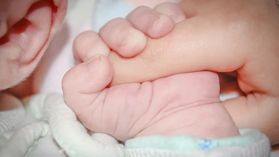 Nace el primer bebé con inmunización ante el COVID-19 de España Bebé