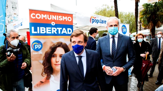 José Luis Martínez-Almeida, alcalde de Madrid, junto al consejero de Sanidad, Ruiz Escudero José Luis Martínez-Almeida, alcalde de Madrid, junto al consejero de Sanidad, Ruiz Escudero