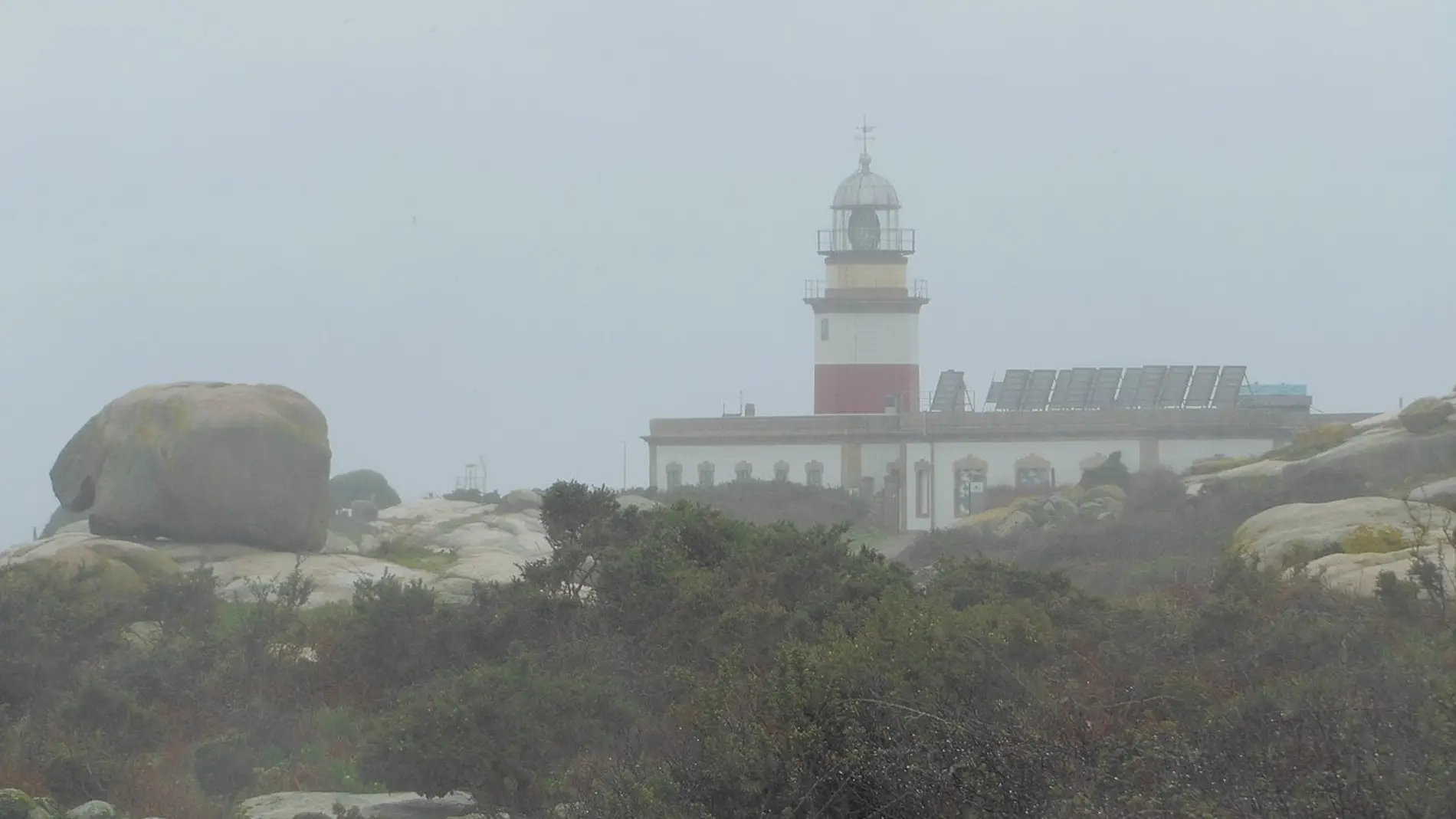 Faro de la Isla de Sálvora (Pontevedra), en funcionamiento desde 1852