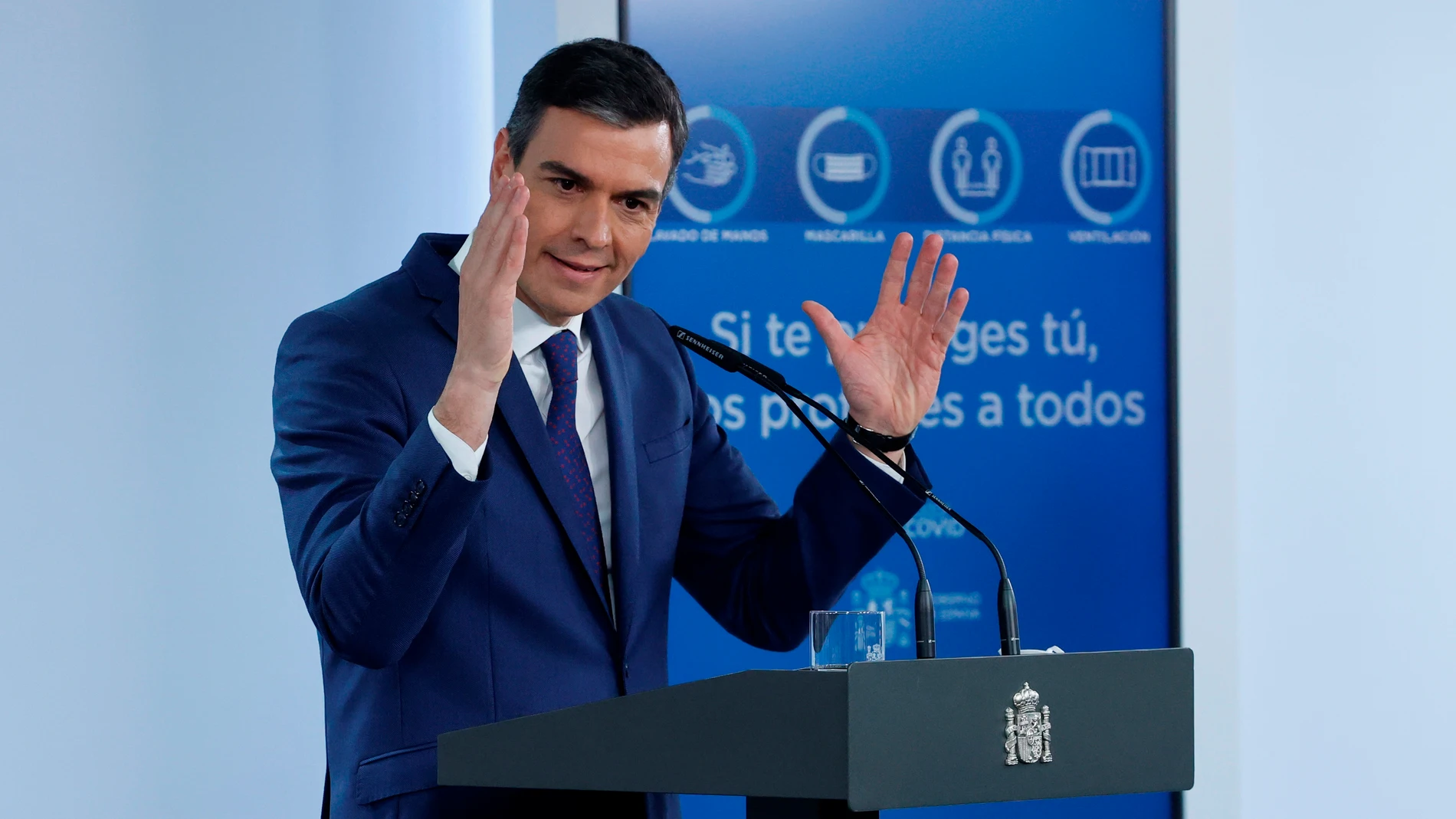 El presidente del Gobierno, Pedro Sánchez, comparece en el Palacio de la Moncloa