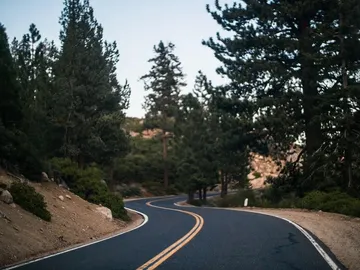 Carretera con curva Carretera con curva