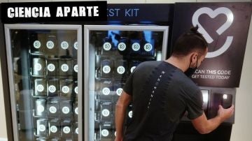 M&aacute;quina de vending con test r&aacute;pidos en EEUU