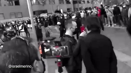El periodista Antonio Maestre, acosado en Vallecas. El periodista Antonio Maestre, acosado en Vallecas.
