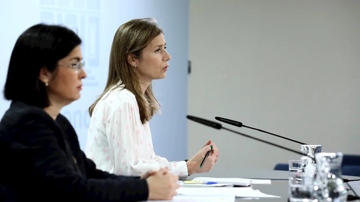  La ministra de Sanidad, Carolina Darias, y la directora de Agencia Española del Medicamento