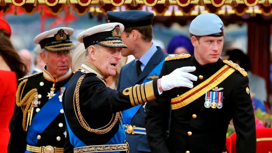 El duque de Edimburgo, el príncipe Enrique, junto a su nieto, el príncipe Harry El duque de Edimburgo, el príncipe Enrique, junto a su nieto, el príncipe Harry