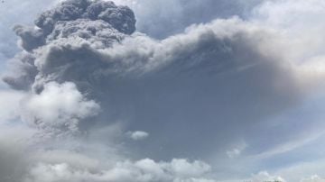 Erupción de un volcán en San Vicente