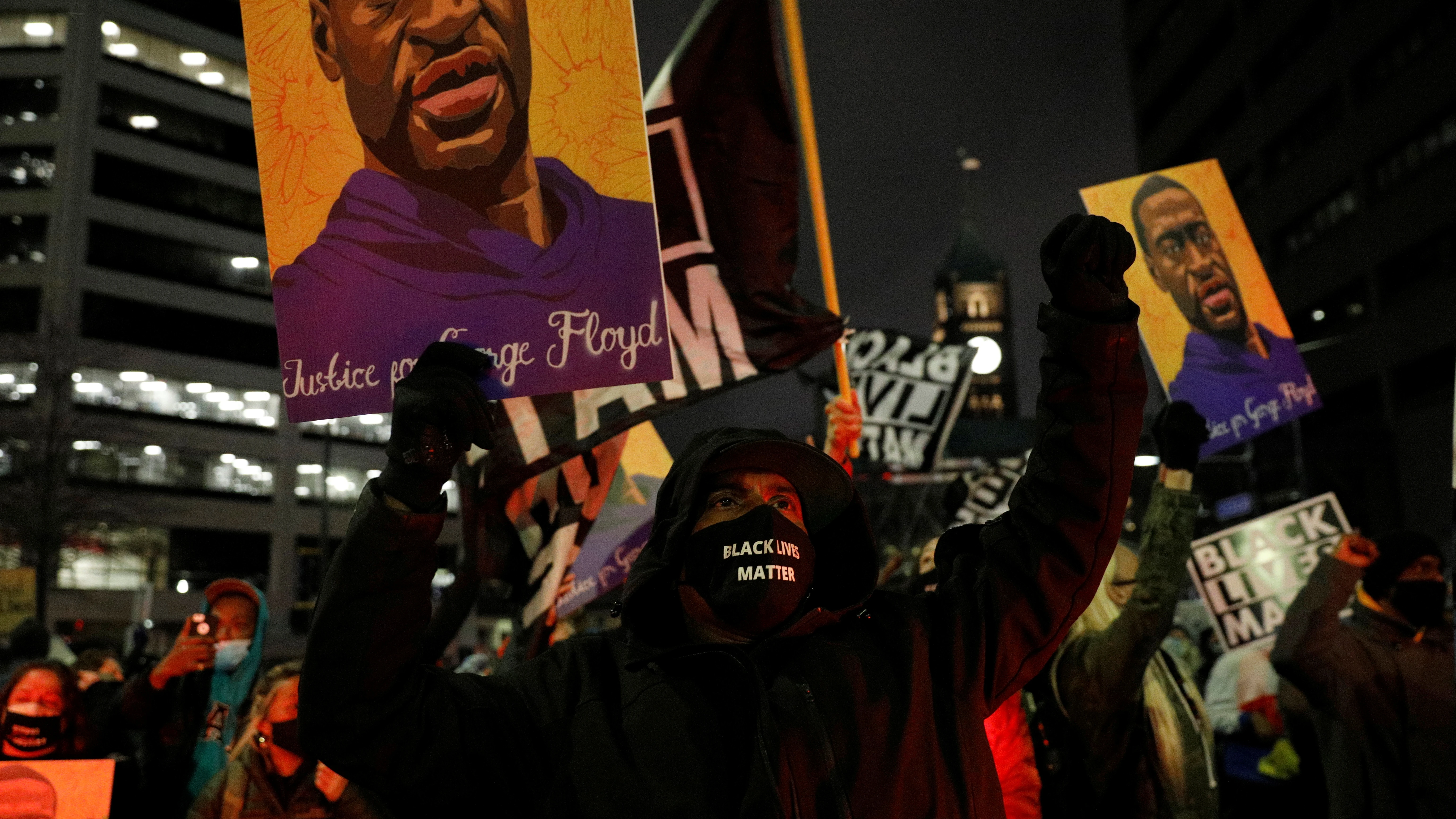 Manifestación en Minneapolis en protesta por la muerte de George Floyd