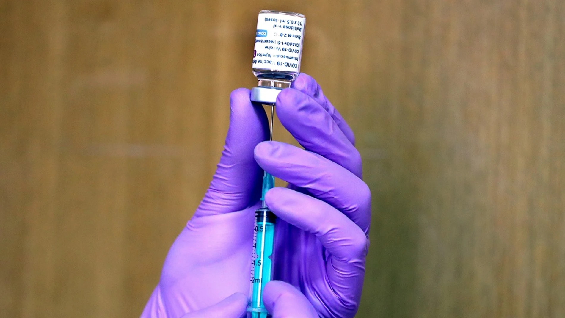 Imagen de archivo de una vacuna de la compañía AstraZeneca