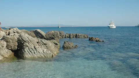 Isla del Mal Viento. Mar de Cerdeña. Italia Isla del Mal Viento. Mar de Cerdeña. Italia