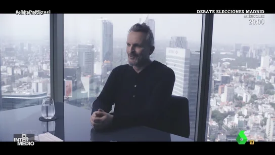 Vídeo manipulado - La sorprendente y aguda voz de Miguel Bosé que preocupa a Jordi Évole Vídeo manipulado - La sorprendente y aguda voz de Miguel Bosé que preocupa a Jordi Évole