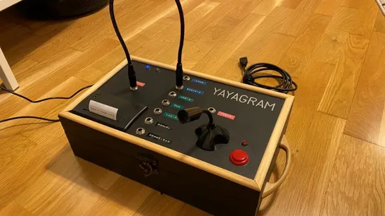 Así es el 'yayagram': el ingenioso invento de un nieto para comunicarse con su abuela de 96 años Así es el 'yayagram': el ingenioso invento de un nieto para comunicarse con su abuela de 96 años