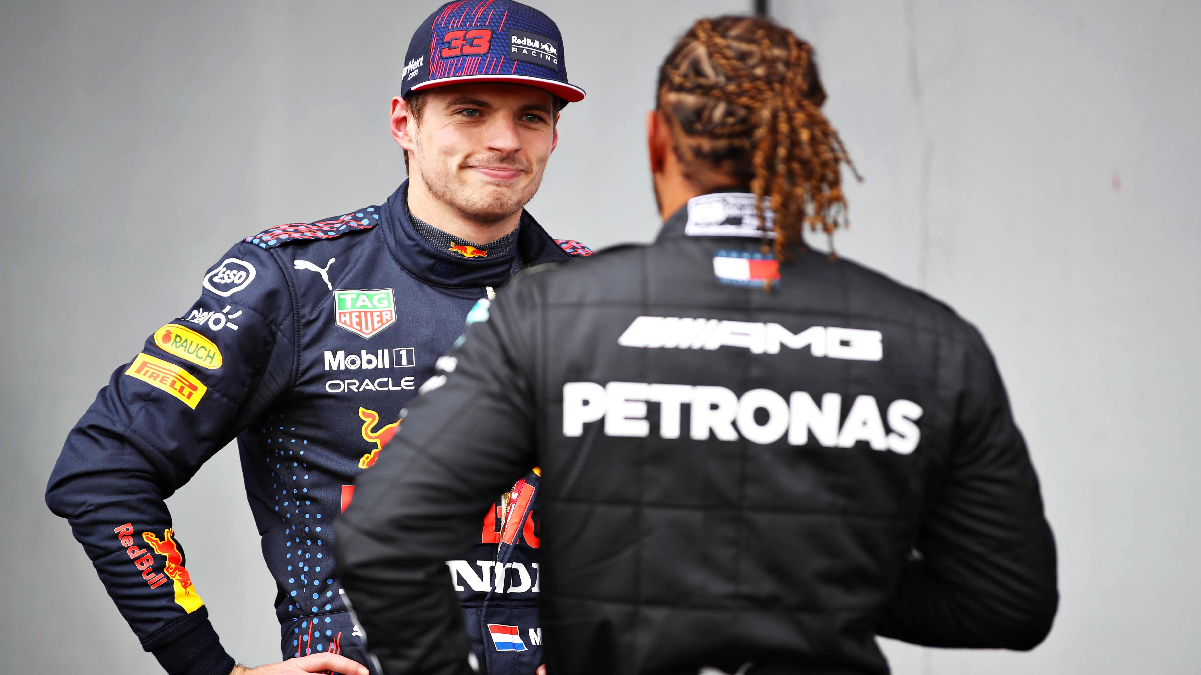 Max Verstappen y Lewis Hamilton