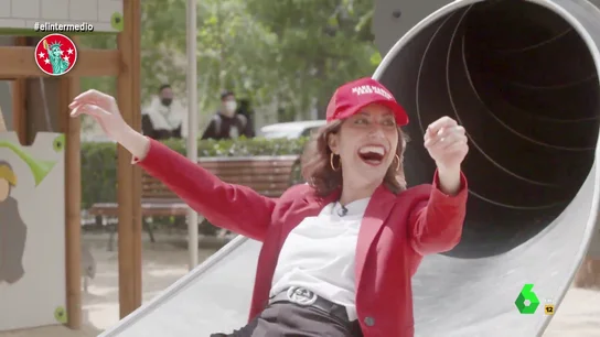 Ayuso se planta en pleno Chamberí para pedir el voto: "¿Podéis oler esto? Se llama libertad" Ayuso se planta en pleno Chamberí para pedir el voto: "¿Podéis oler esto? Se llama libertad"