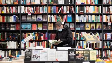 Aspecto de una librería del centro de Barcelona