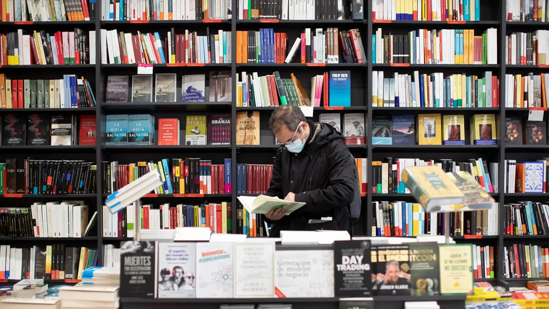 Aspecto de una librería del centro de Barcelona