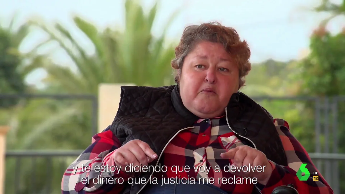 Gloria Serra pone entre las cuerdas a la falsa hija del rey: "¿Has vivido toda la vida de las estafas?" Gloria Serra pone entre las cuerdas a la falsa hija del rey: "¿Has vivido toda la vida de las estafas?"