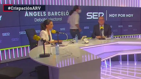 Iglesias abandona el set de la Cadena SER. Iglesias abandona el set de la Cadena SER.
