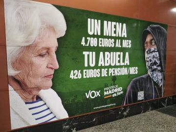 Imagen del cartel racista de Vox en Sol