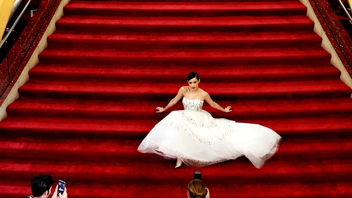 Sofia Carson, en la alfombra roja de los Oscar 2017. Sofia Carson, en la alfombra roja de los Oscar 2017.