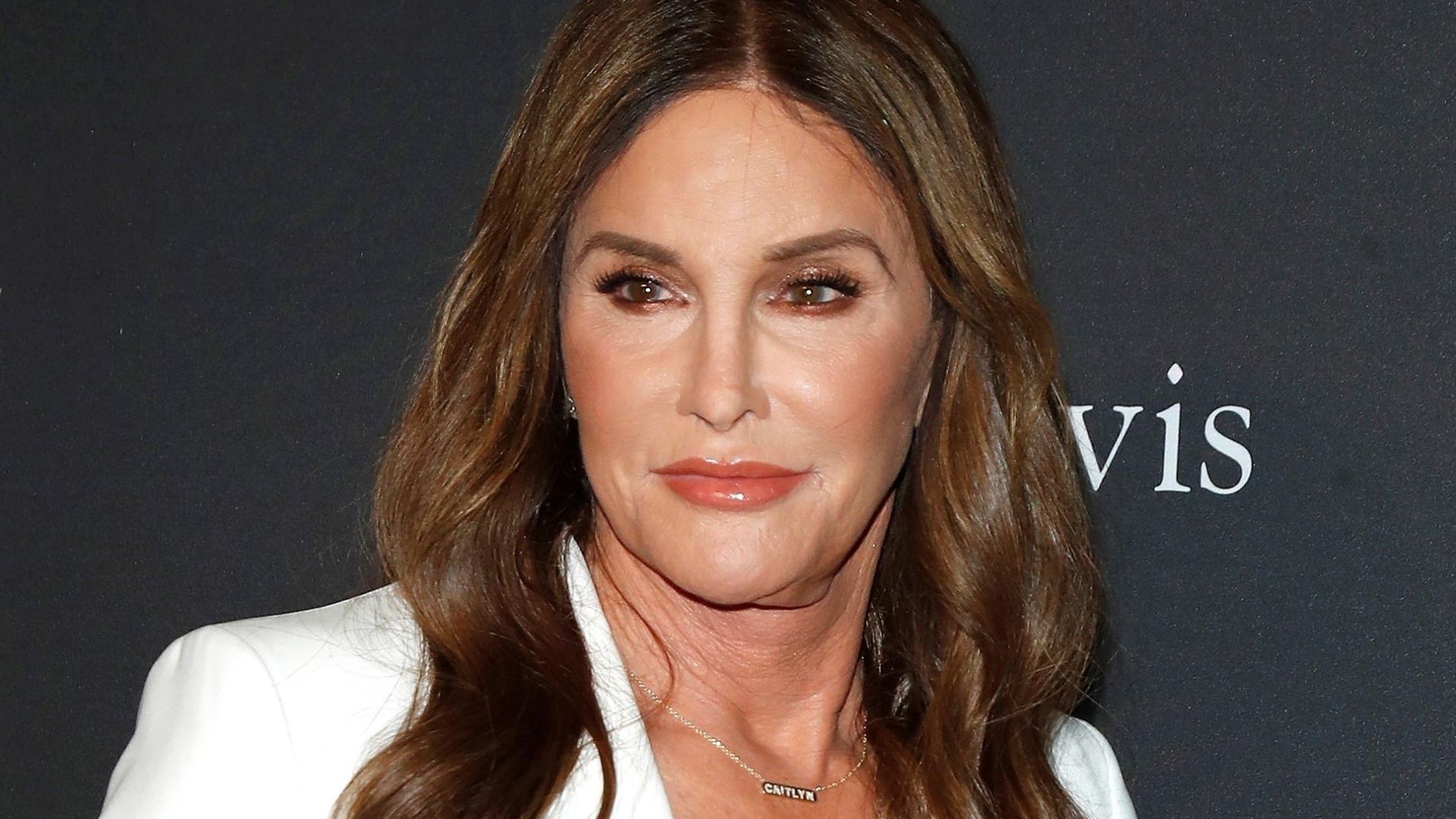 Caitlyn Jenner se presenta como candidata a gobernadora de California