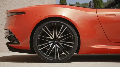 Aston Martin DBS Volante Superleggera Aston Martin DBS Volante Superleggera