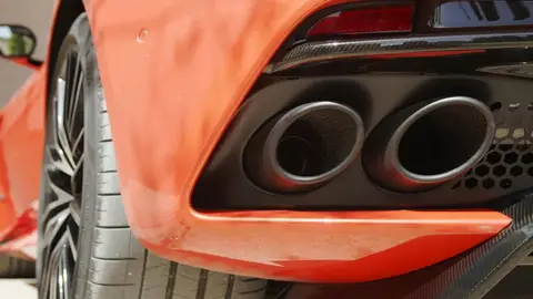 Aston Martin DBS Volante Superleggera Aston Martin DBS Volante Superleggera