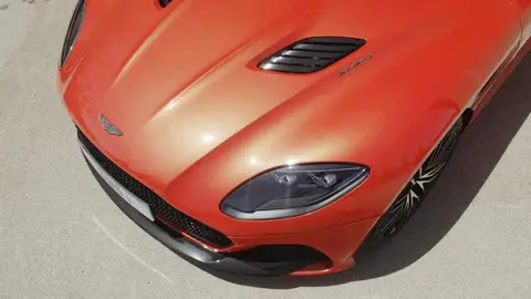 Aston Martin DBS Volante Superleggera Aston Martin DBS Volante Superleggera