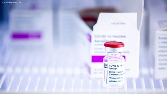 Vial de la vacuna de AstraZeneca Vial de la vacuna de AstraZeneca