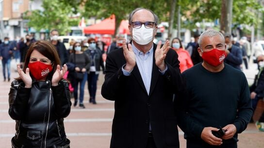 Jorge Javier V&aacute;zquez en un acto de Gabilondo