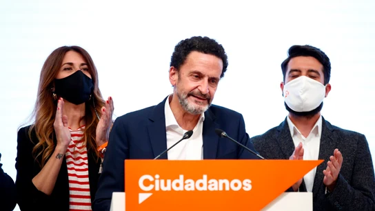 La debacle de Ciudadanos arrasa con todos sus escaños y deja a los 'naranjas' fuera de la Asamblea de Madrid La debacle de Ciudadanos arrasa con todos sus escaños y deja a los 'naranjas' fuera de la Asamblea de Madrid