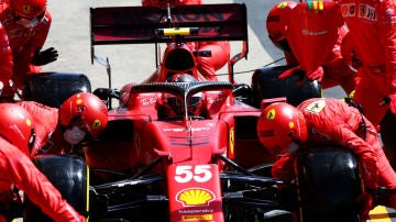 Carlos Sainz en el 'pit lane' del Gran Premio de Portugal