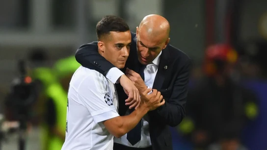 Lucas Vázquez y Zinedine Zidane en la final de Champions de Milán Lucas Vázquez y Zinedine Zidane en la final de Champions de Milán