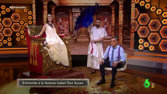 La irónica entrevista de Wyoming a la 'faraona Díaz Ayuso': "Para gobernar no hacen falta medidas, hacen falta cervezas" La irónica entrevista de Wyoming a la 'faraona Díaz Ayuso': "Para gobernar no hacen falta medidas, hacen falta cervezas"