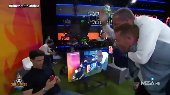 Cristóbal Soria y Jota Jordi cantan en 'El Chiringuito' su nuevo 'hit': "¿Dónde está la 14?" Cristóbal Soria y Jota Jordi cantan en 'El Chiringuito' su nuevo 'hit': "¿Dónde está la 14?"